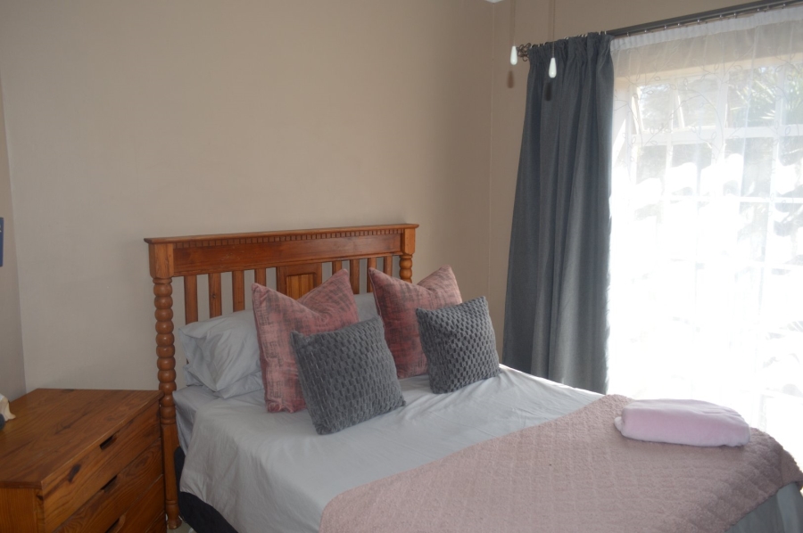 3 Bedroom Property for Sale in Flamwood North West